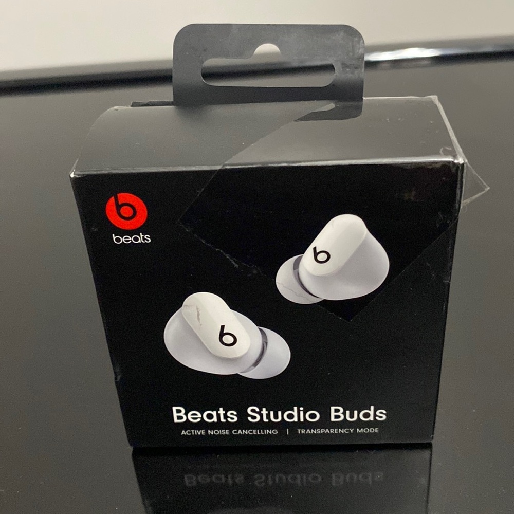Beats Studio Buds